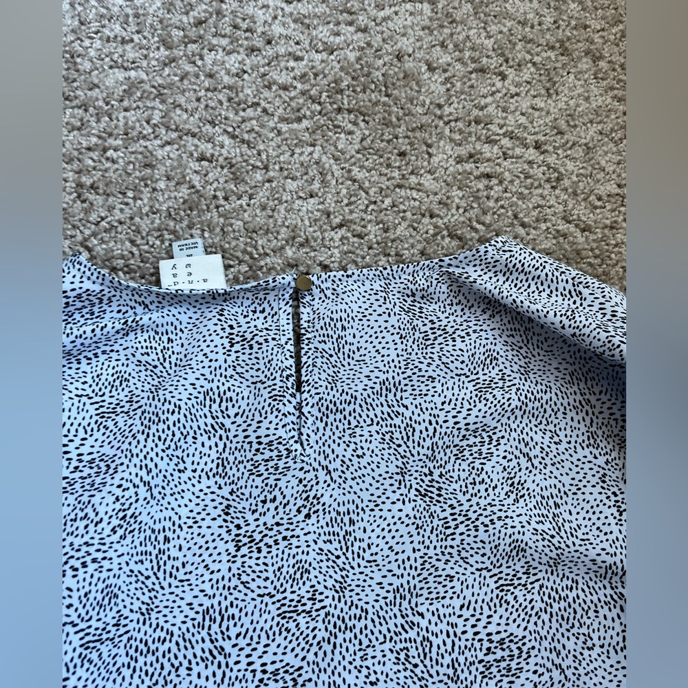 Patterned Blouse - Picture 7 of 7